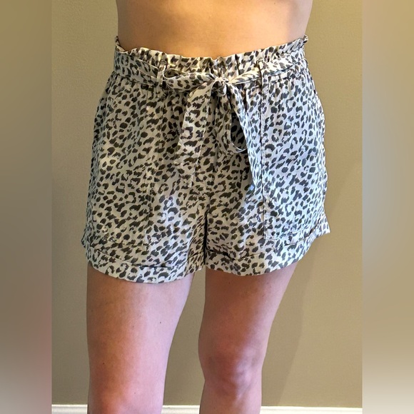 aerie Pants - Aerie Gray Leopard Print Shorts